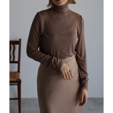 タートルネックリブプルオーバー