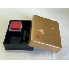 R5-1　印鑑ケース　金　春秋　Seal case, gold, spring and autumn